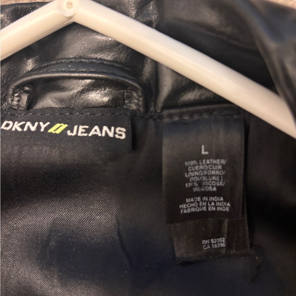 DKNY vintage  Black 100% Leather Jacket - Picture 7 of 9